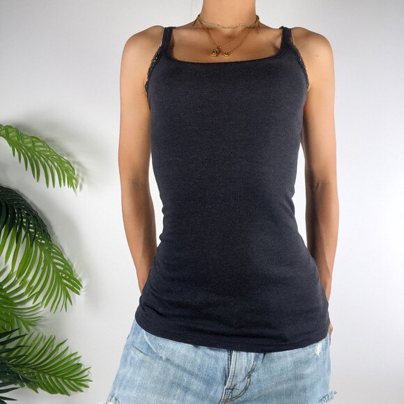 Vintage Y2K Old Navy Gray Lace Dark Coquette Grunge Casual Fitted Tank Top / XS - Picture 3 of 7